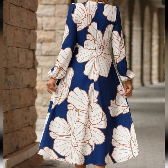 Elegant Women Navy & Gold Floral Print Long Sleeve Flared Sleeve Waist Fit Dress - Picture 4 of 5